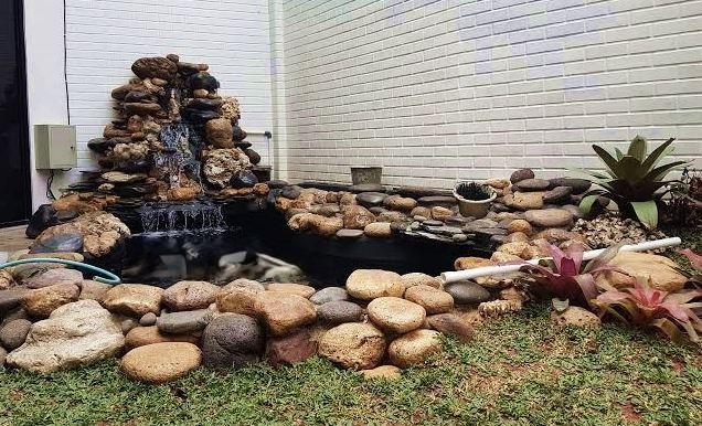 jasa pembuatan relief tebing jakarta Jasa Pembuatan Relief Tebing Jakarta: Ahli dekorasi taman dengan sentuhan unik. Kami mengubah taman Anda menjadi karya seni dengan relief tebing berkualitas. Menggunakan material keras seperti pasir, semen, dan batu bata, kami menciptakan tampilan tiga dimensi yang menyerupai tebing alami. Layanan kami meliputi kolam ikan elegan, air terjun menenangkan, taman minimalis yang estetis, dan relief tebing indoor yang memukau. Area pelayanan kami meliputi Jakarta dan sekitarnya. Dengan pengalaman dan komitmen untuk hasil terbaik, kami memenuhi keinginan Anda dalam menciptakan taman yang memikat dan memanjakan mata.